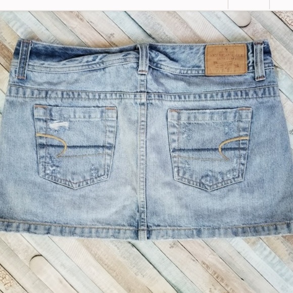 AEO Distressed Jean Skirt - Picture 2 of 3